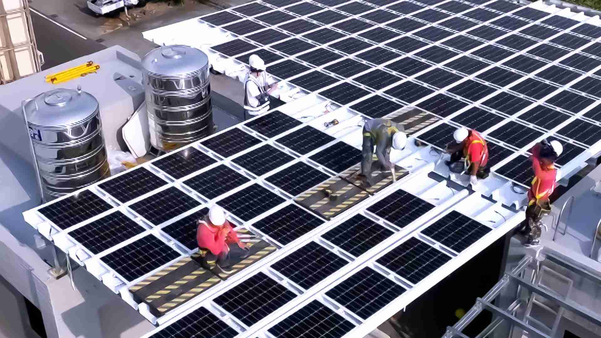 赏金国际着力于替代能源之技术研发，，，，如光电浪板的相关制程、、、设备与产品，，，其中所开发之光电整合型浪板，，，减少传统金属支架安装，，，，更提升耐候度，，，可广泛运用于多元场域，，，，并辅助建筑达到净零碳排目标