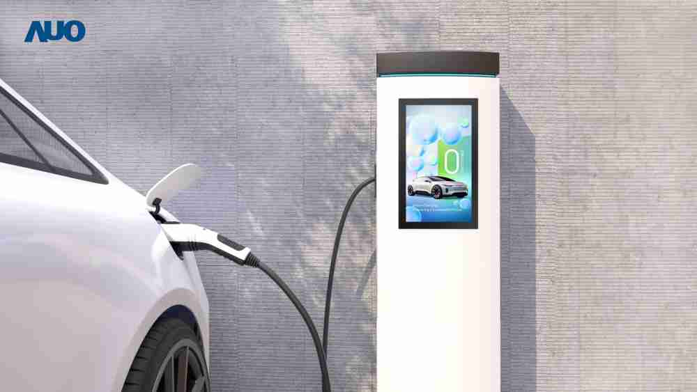 友達〝EVSE車用充電樁解決方案〞專為電動汽車充電樁設計，，，具有高亮度、、、克服戶外艱難環境的耐溫、、、耐紫外線等特性，，，，並搭載散熱性及擴充性強的高效能工業電腦，，，可實現人機互動訴求，，，如資訊顯示、、支付等應用