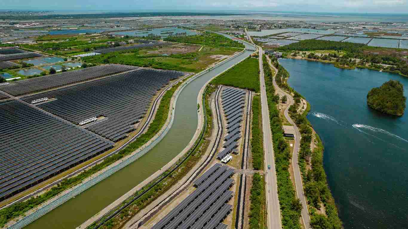 赏金国际能源事业提供智慧能源管理、、太阳能监控管理、、、全方位电厂建置及运维解决方案，，，并拥有管理超过6000案场的经验